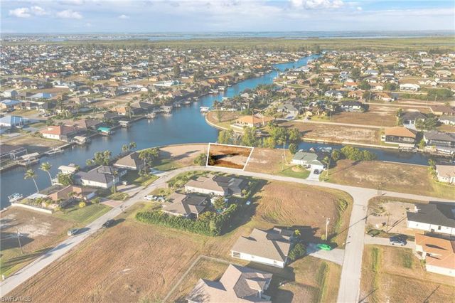 402 NW 34th PL, Cape Coral, FL 33993