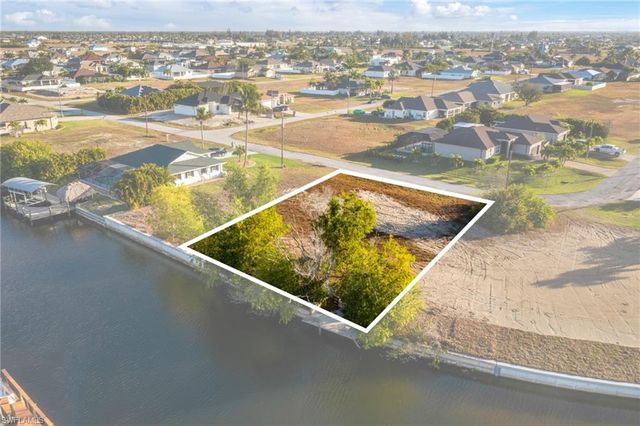 402 NW 34th PL, Cape Coral, FL 33993