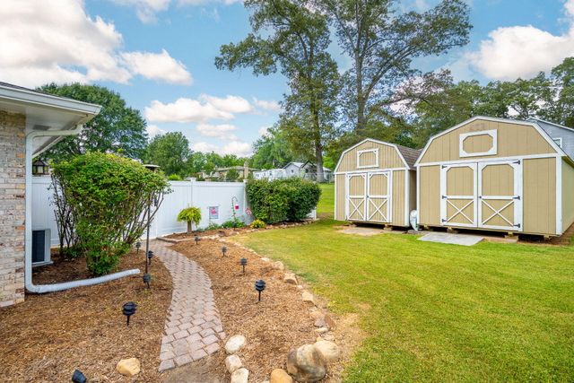 301 Clebourne Avenue, Chickamauga, GA 30707