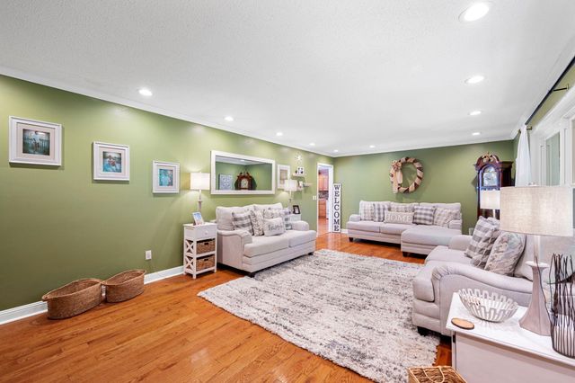 301 Clebourne Avenue, Chickamauga, GA 30707