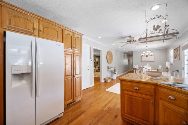 301 Clebourne Avenue, Chickamauga, GA 30707