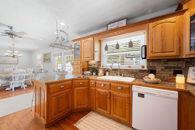 301 Clebourne Avenue, Chickamauga, GA 30707