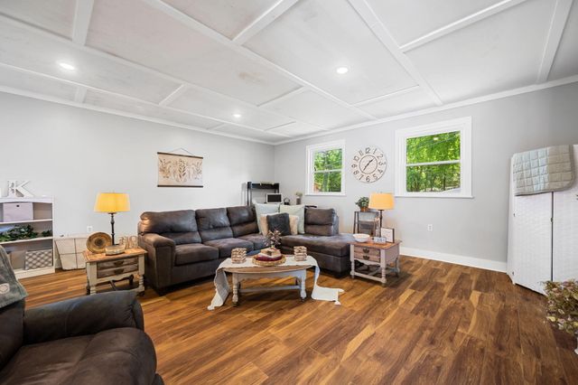 301 Clebourne Avenue, Chickamauga, GA 30707