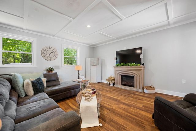 301 Clebourne Avenue, Chickamauga, GA 30707