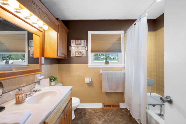 301 Clebourne Avenue, Chickamauga, GA 30707