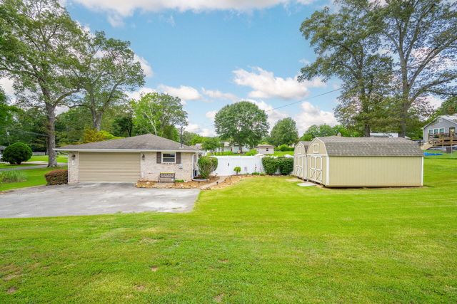 301 Clebourne Avenue, Chickamauga, GA 30707