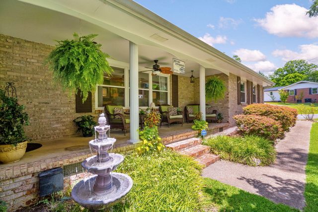 301 Clebourne Avenue, Chickamauga, GA 30707