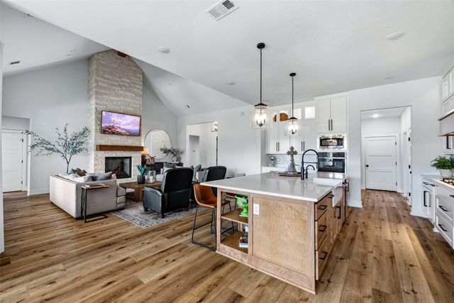 2713 Village Road, Granbury, TX 76049