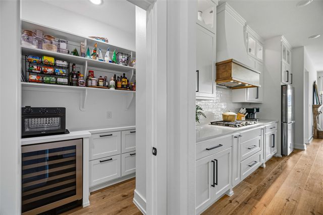 2713 Village Road, Granbury, TX 76049