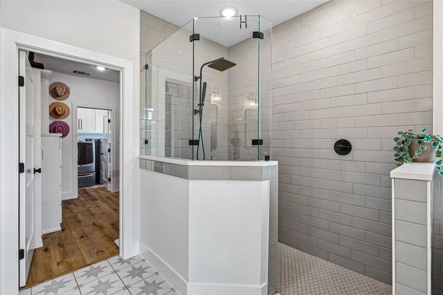 2713 Village Road, Granbury, TX 76049