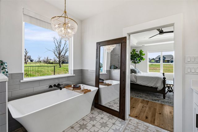 2713 Village Road, Granbury, TX 76049