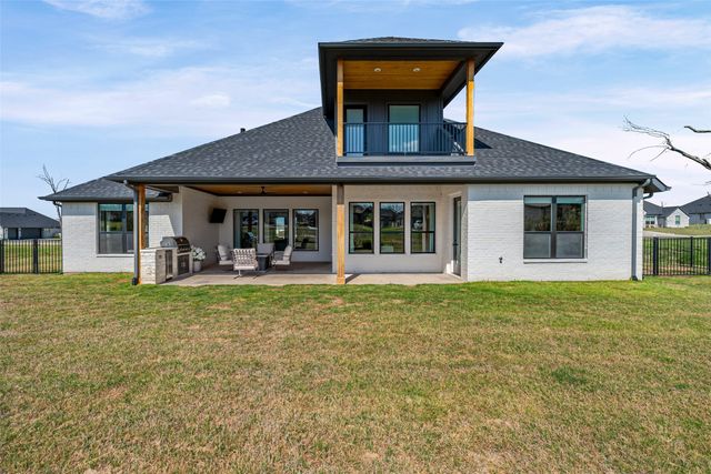 2713 Village Road, Granbury, TX 76049