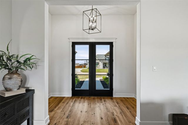 2713 Village Road, Granbury, TX 76049