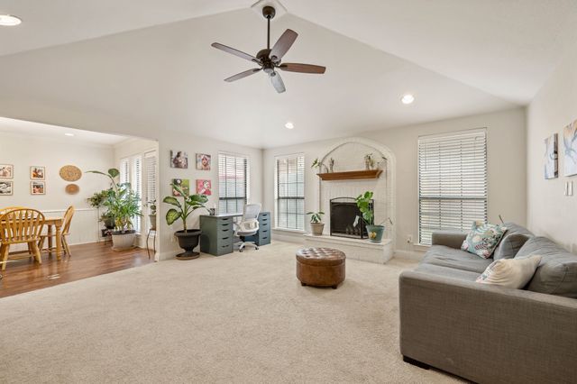 2611 Cummings Drive, Bedford, TX 76021