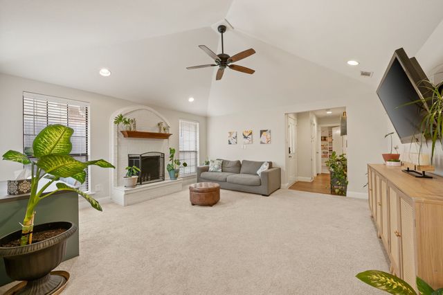 2611 Cummings Drive, Bedford, TX 76021