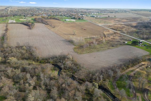 4505 Urbana Road, Center Point, IA 52213