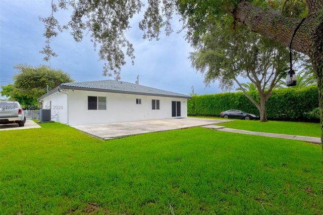 30 NW 159th St, Miami, FL 33169