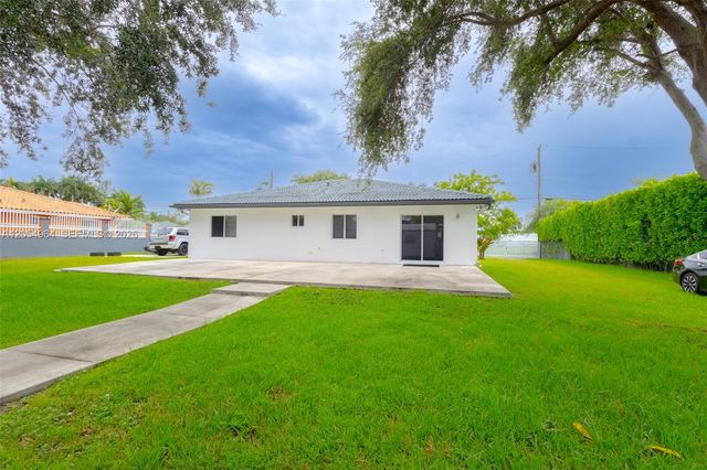 30 NW 159th St, Miami, FL 33169