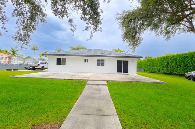 30 NW 159th St, Miami, FL 33169