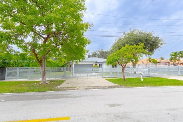 30 NW 159th St, Miami, FL 33169