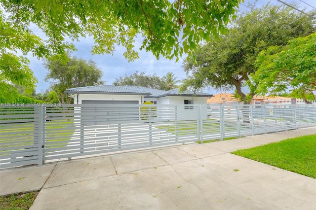 30 NW 159th St, Miami, FL 33169