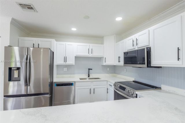 30 NW 159th St, Miami, FL 33169
