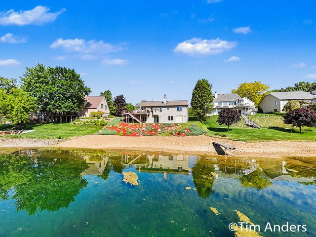 6090 Arroyo Vista Drive NE, Rockford, MI 49341