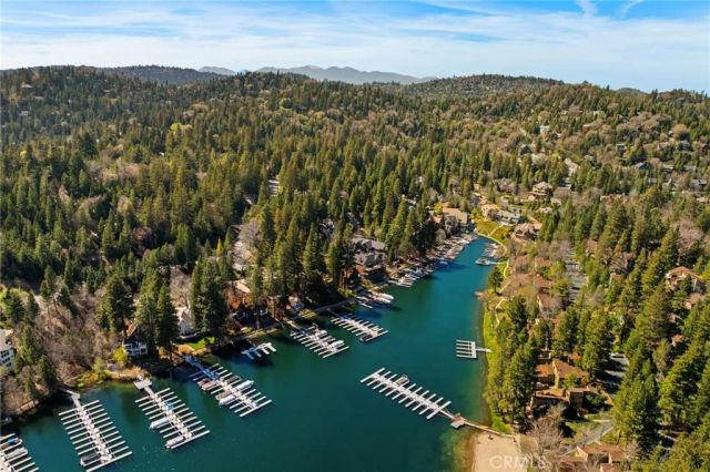 447 Bay View Drive, Lake Arrowhead, CA 92352
