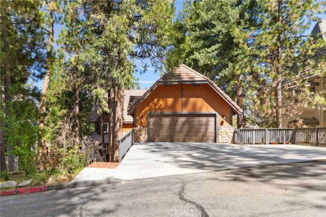 447 Bay View Drive, Lake Arrowhead, CA 92352