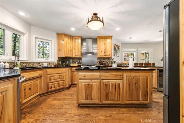 447 Bay View Drive, Lake Arrowhead, CA 92352