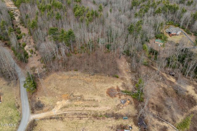 444 Cross Mountain Road, Mountain City, TN 37683