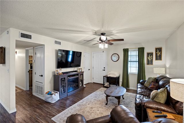 806 Ave 6 SE, Atkins, AR 72823