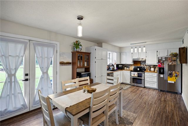 806 Ave 6 SE, Atkins, AR 72823