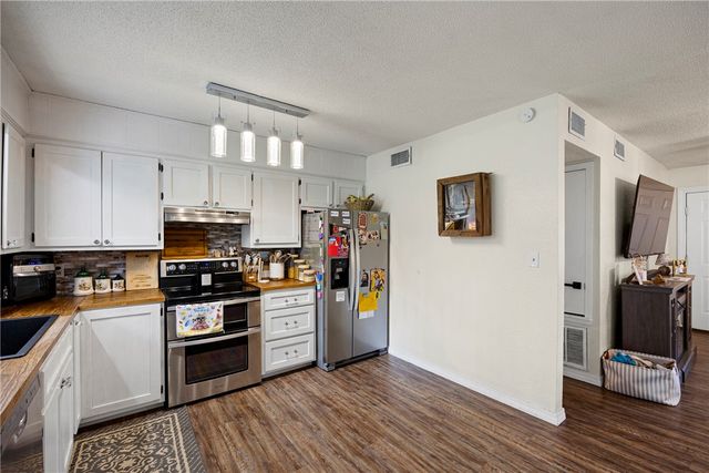 806 Ave 6 SE, Atkins, AR 72823