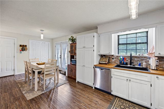 806 Ave 6 SE, Atkins, AR 72823