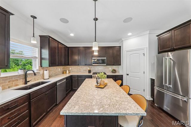 390 Timber Valley Trail, Fenton, MO 63026