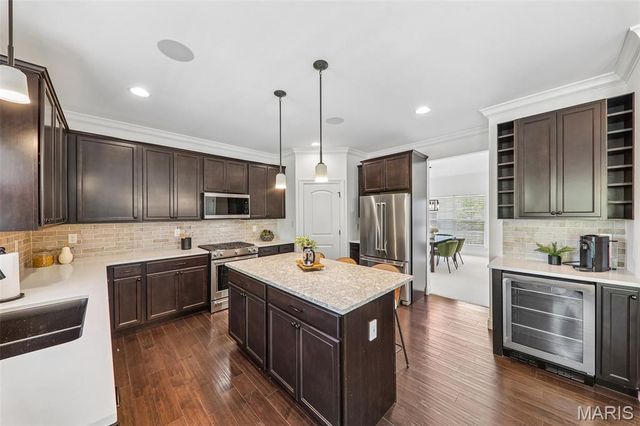 390 Timber Valley Trail, Fenton, MO 63026