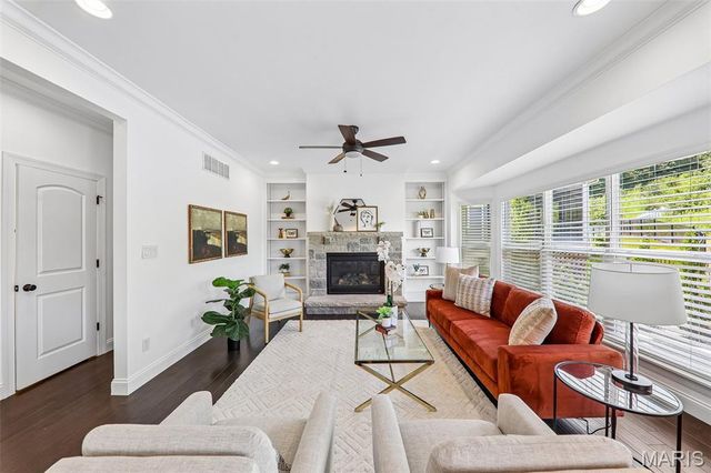 390 Timber Valley Trail, Fenton, MO 63026