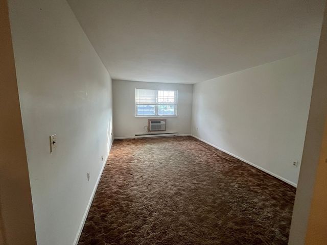 61 Storey Ave 19, Newburyport, MA 01950