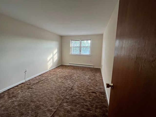 61 Storey Ave 19, Newburyport, MA 01950