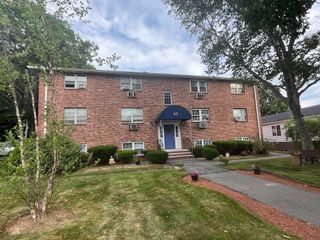 61 Storey Ave 19, Newburyport, MA 01950