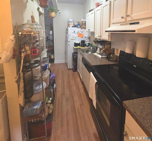 31 Alden Street B, Hartford, CT 06114
