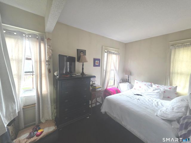 31 Alden Street B, Hartford, CT 06114