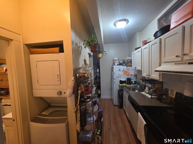 31 Alden Street B, Hartford, CT 06114