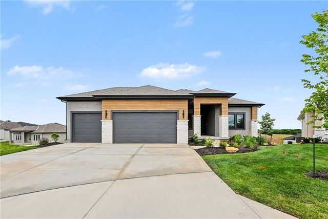 11275 S Gleason Road, Olathe, KS 66061