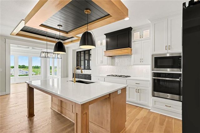 11275 S Gleason Road, Olathe, KS 66061