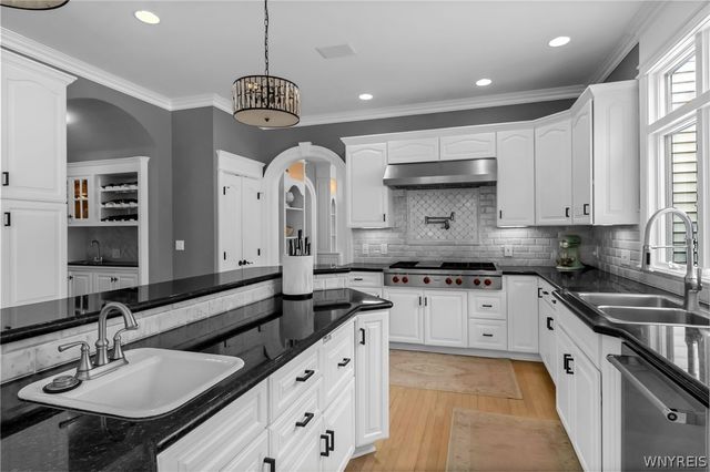 9624 Cobblestone Drive, Clarence, NY 14031