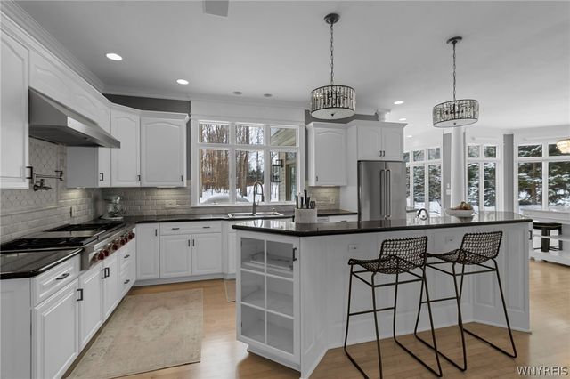 9624 Cobblestone Drive, Clarence, NY 14031