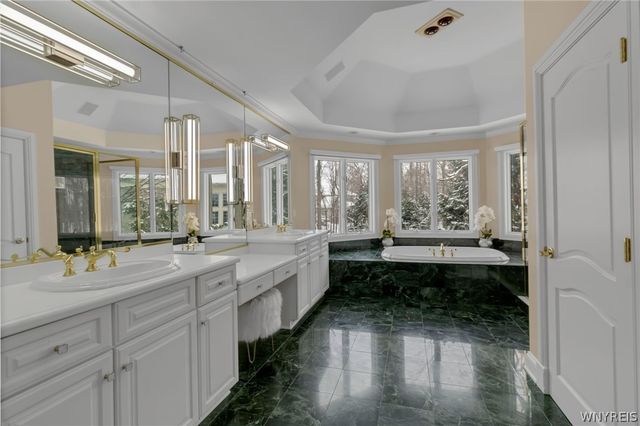 9624 Cobblestone Drive, Clarence, NY 14031