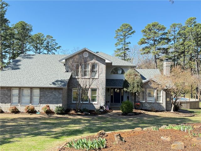 1506 Lands End Point South, Russellville, AR 72802